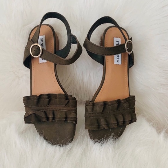 Steve Madden, Ohh-So-Pretty Olive Suede Sandals 7 - Picture 3 of 8